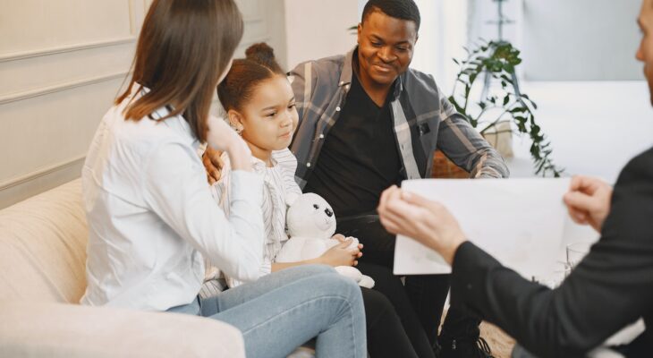 Cum terapia de familie poate ajuta la îmbunătățirea comunicării și a relațiilor în viața de familie